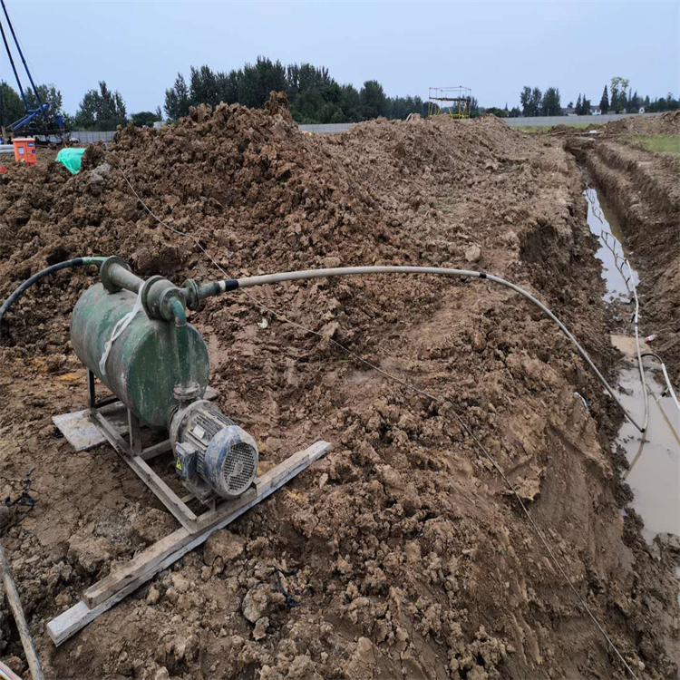 人工打井，讓生命之源不再匱乏